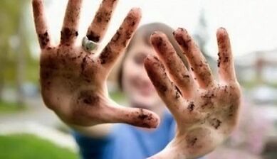 Causes and ways of infection by parasites