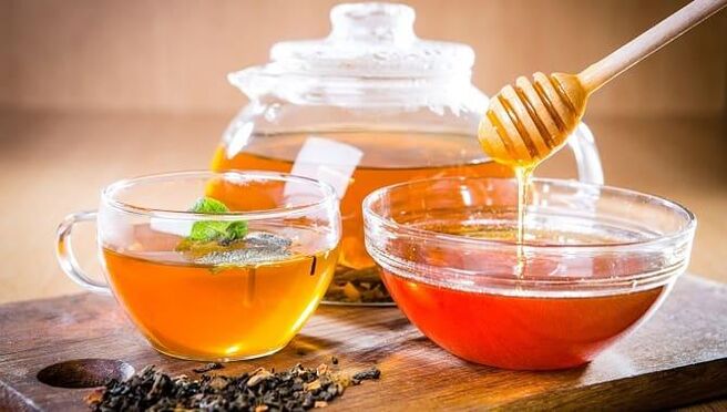 Medicinal tea with honey for parasites in the body