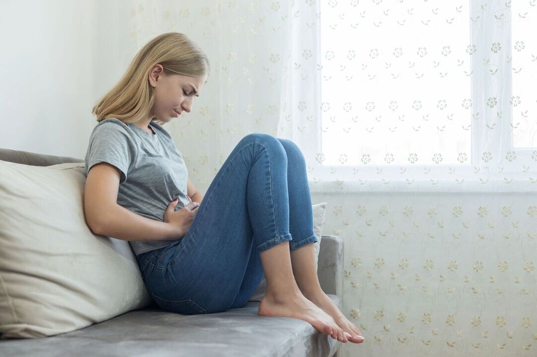 stomach ache due to worms