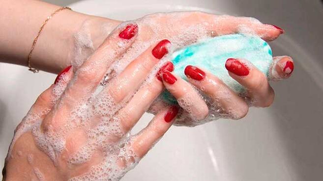 wash your hands with soap to avoid worm infection